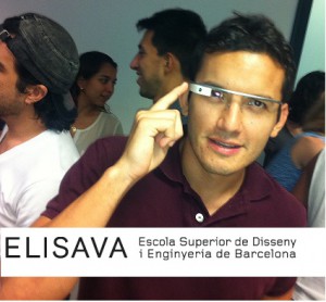 Estudiante de Elisava probando las Glass